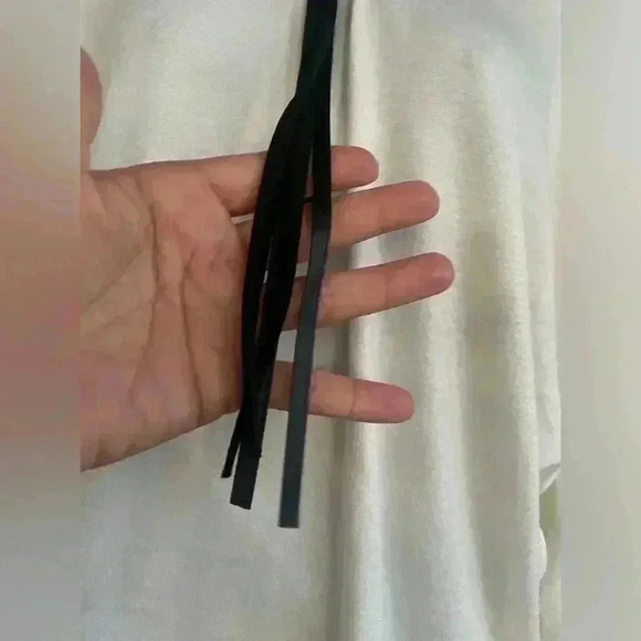 Frank Lyman Women's Top thistle zip up black and off white size 4 gently used - Picture 4 of 6